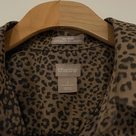 Chico’s classic animal shirt button up - Picture 4 of 5